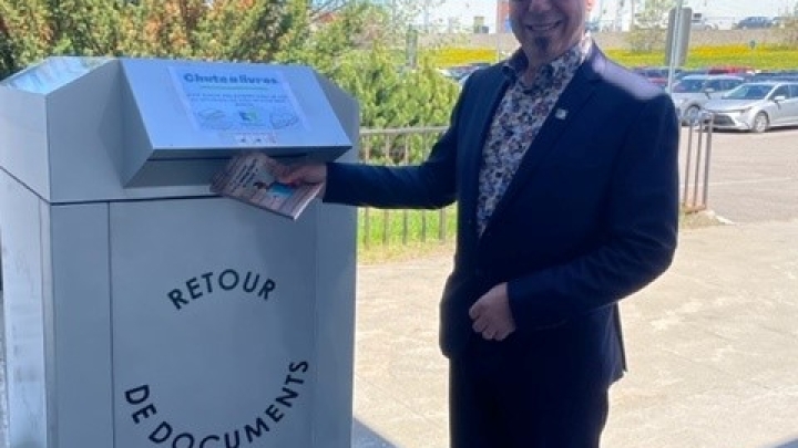 Une chute à livres pour la bibliothèque de Donnacona
