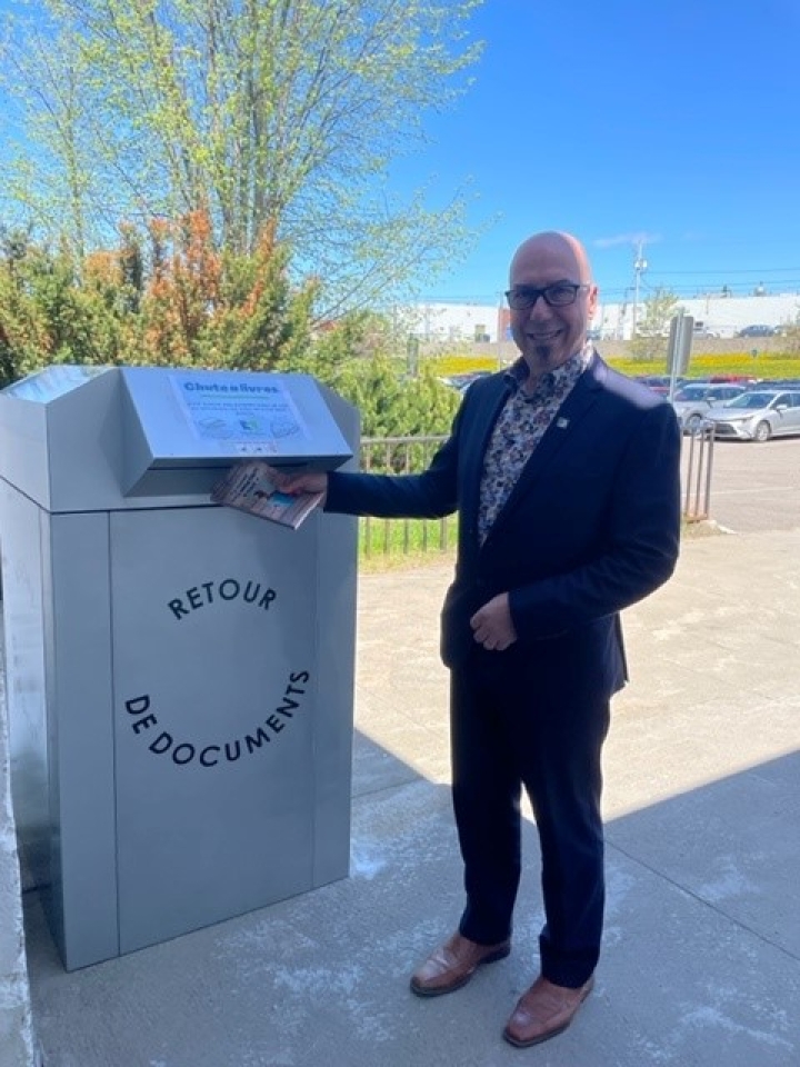 Une chute à livres pour la bibliothèque de Donnacona